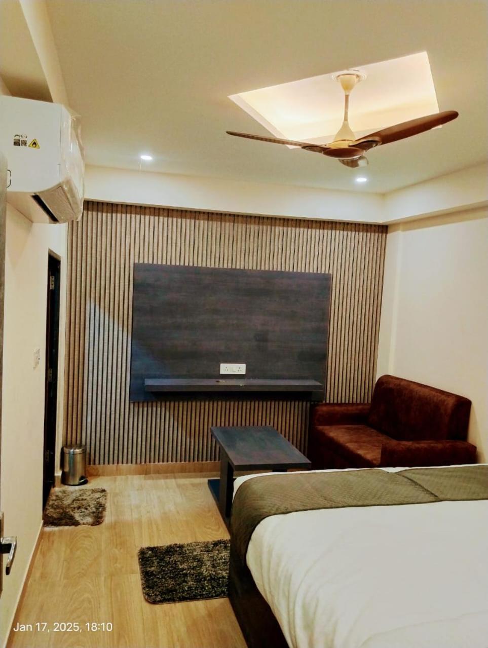 Hotel Abhinandan Ayodhya Exterior photo